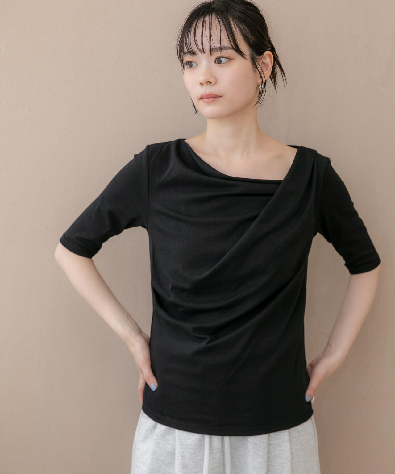 WEB限定/タックアシメフライスカットデザイントップス 6736224302