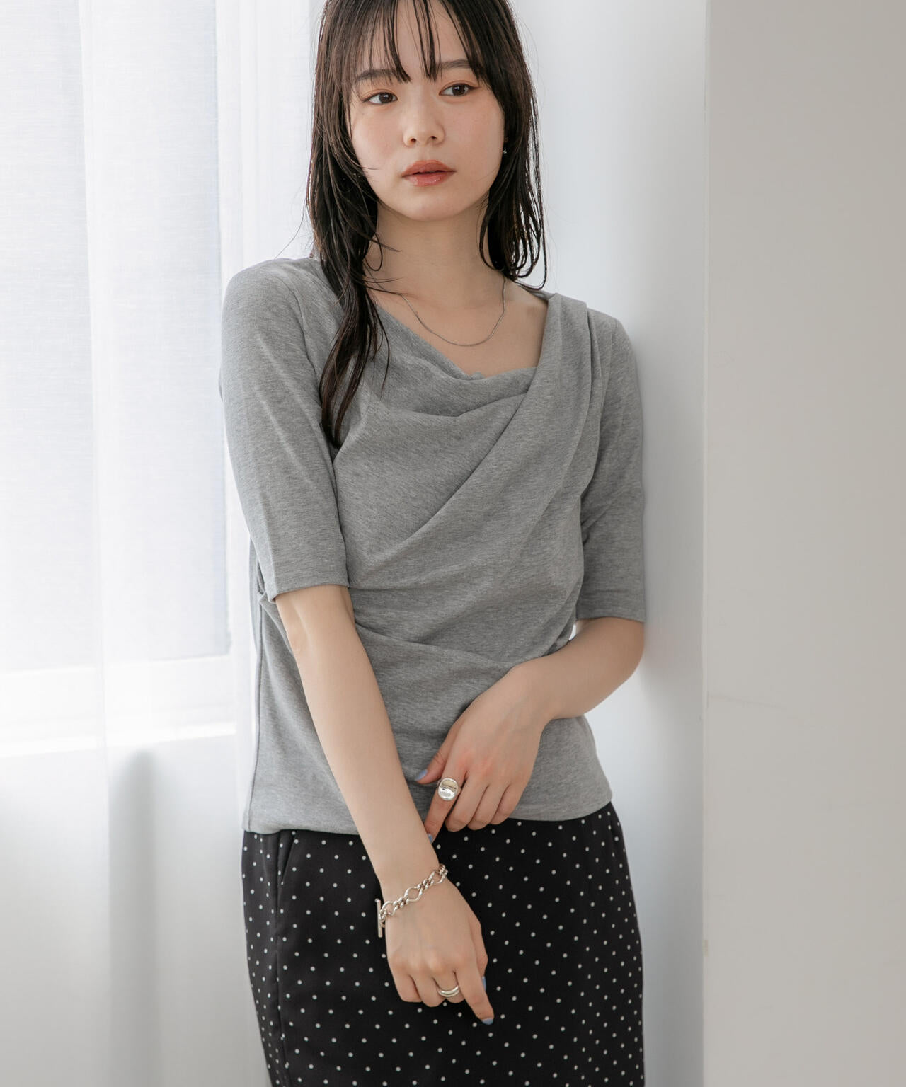 WEB限定/タックアシメフライスカットデザイントップス 6736224302