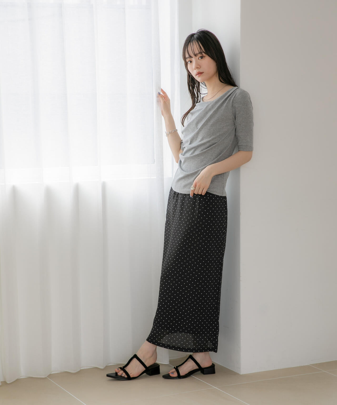 WEB限定/タックアシメフライスカットデザイントップス 6736224302