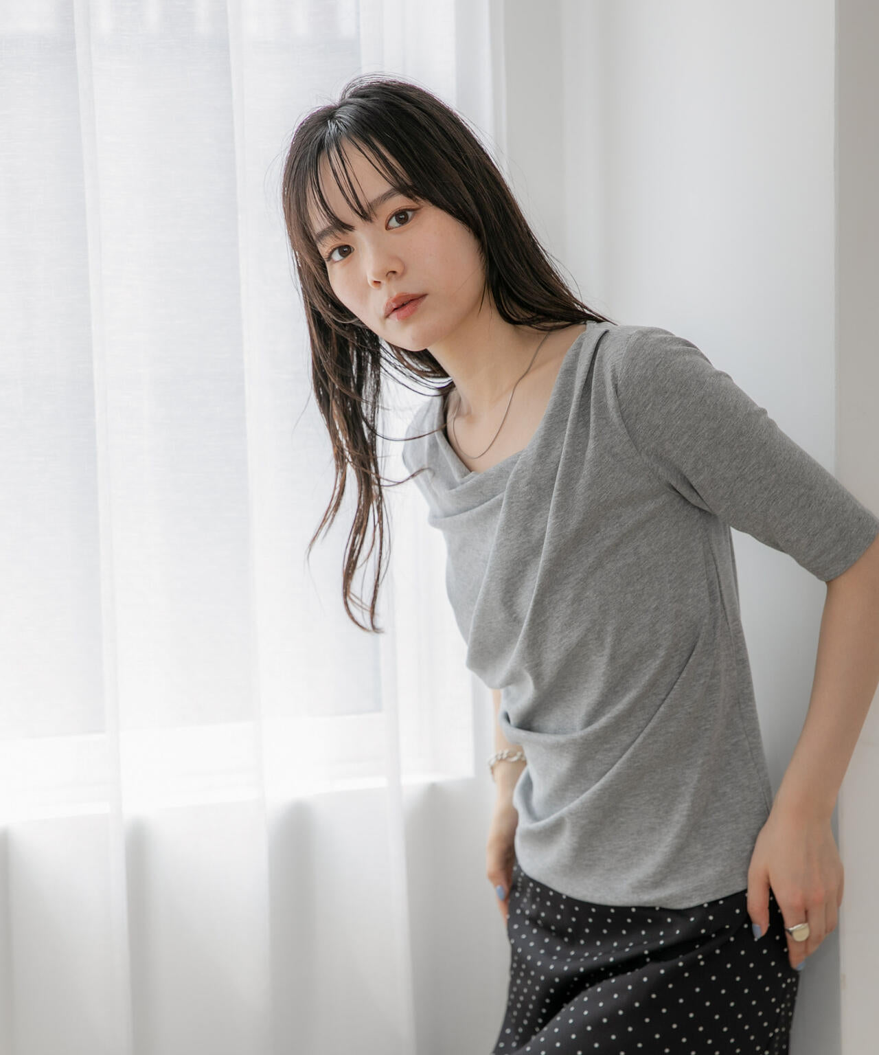 WEB限定/タックアシメフライスカットデザイントップス 6736224302