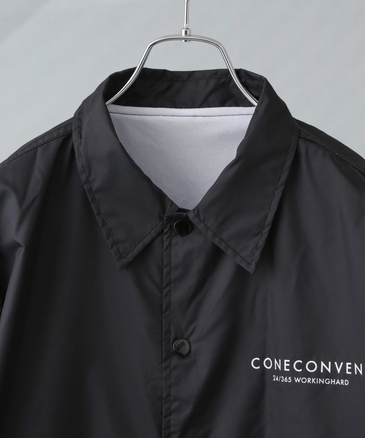 こねこフィルム xナノユニバースコラボ「CONECONVENI」コーチジャケット 6754212300