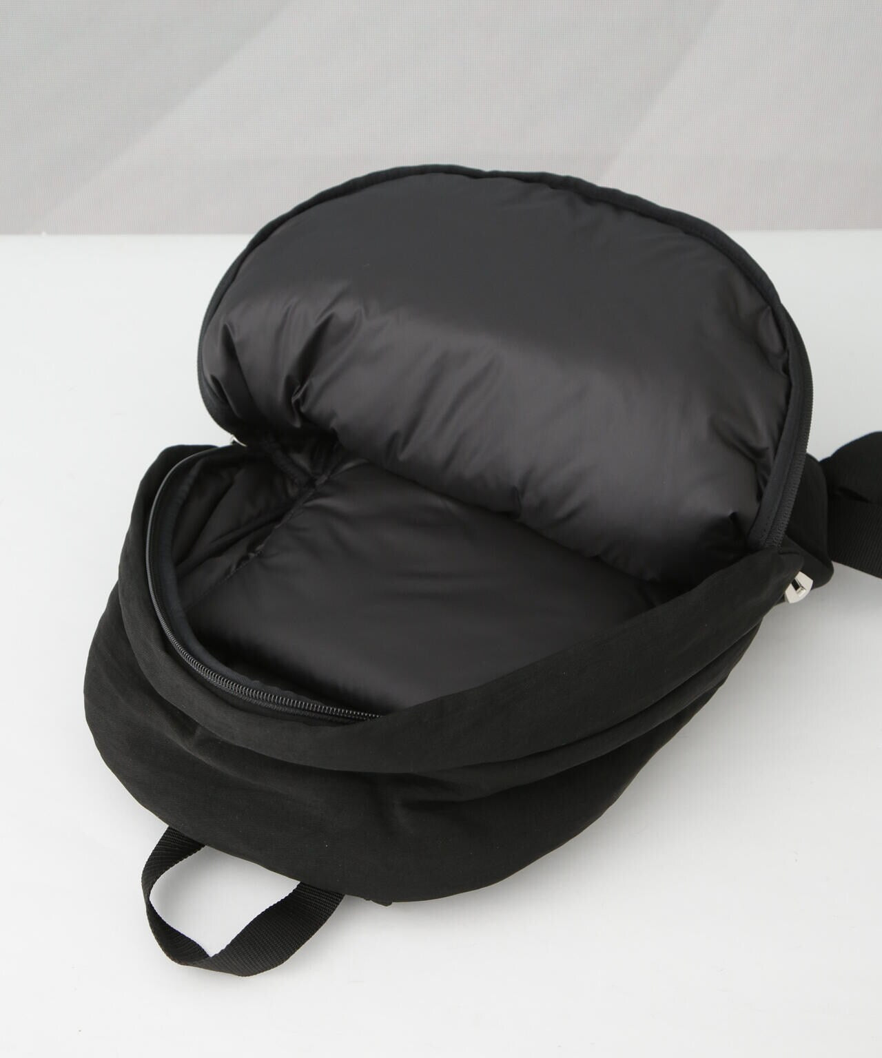 ITTI/別注 PUFFER DAY PACK/リュック 6704232076