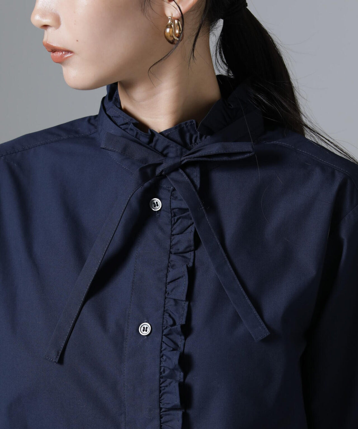 共布 リボン 付き スタンドカラー シャツ ブラウス