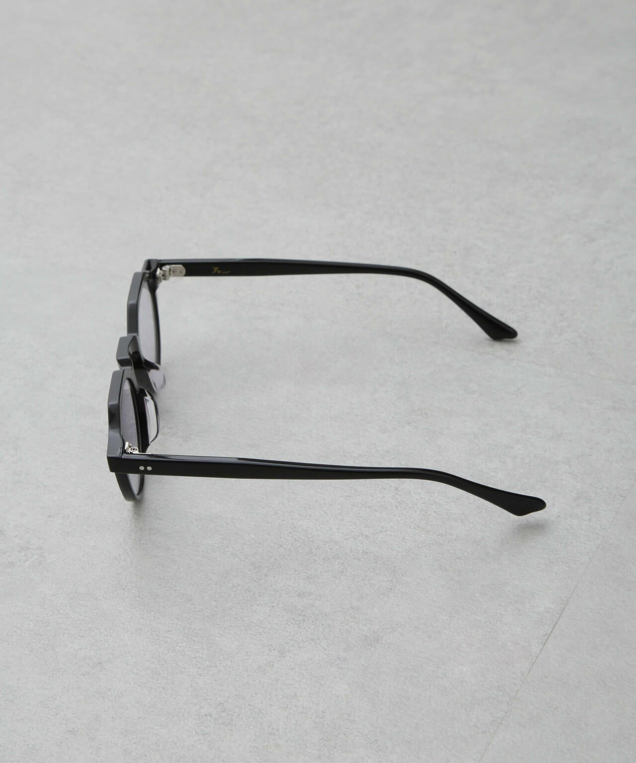 NEW.(Few.)/F2 6704240009