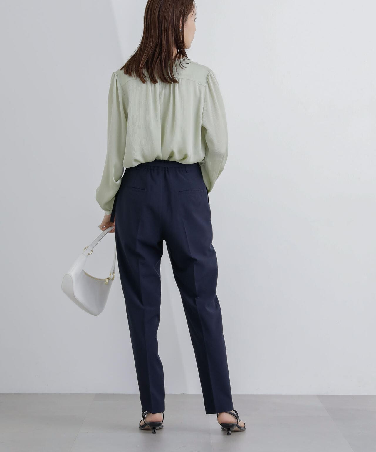 ライト ファンクション ベルト付き タック テーパード パンツ