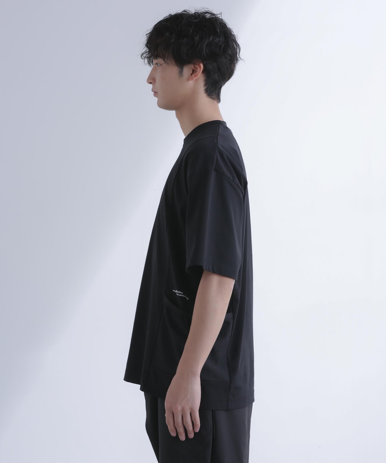 White Mountaineering / SIDE POCKETS T-SHIRT