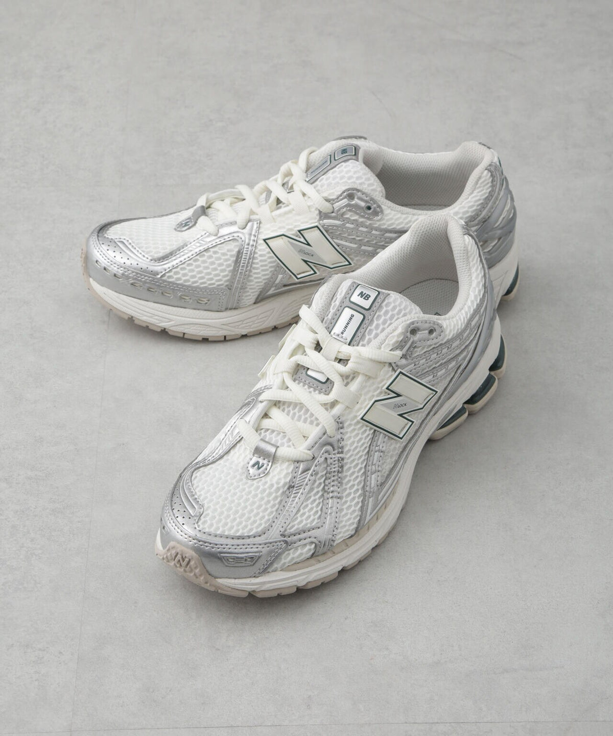 New Balance シルバー からし ミュール スリッポン