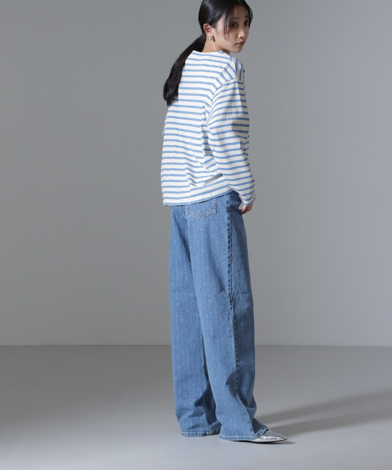 バウム ウンド ヘルガーデン BAUM UND PFERDGARTEN ストレートデニムワイドパンツ ジッパーフライ ジーンズ 32 ライトブルー  /MI □OS - メルカリ