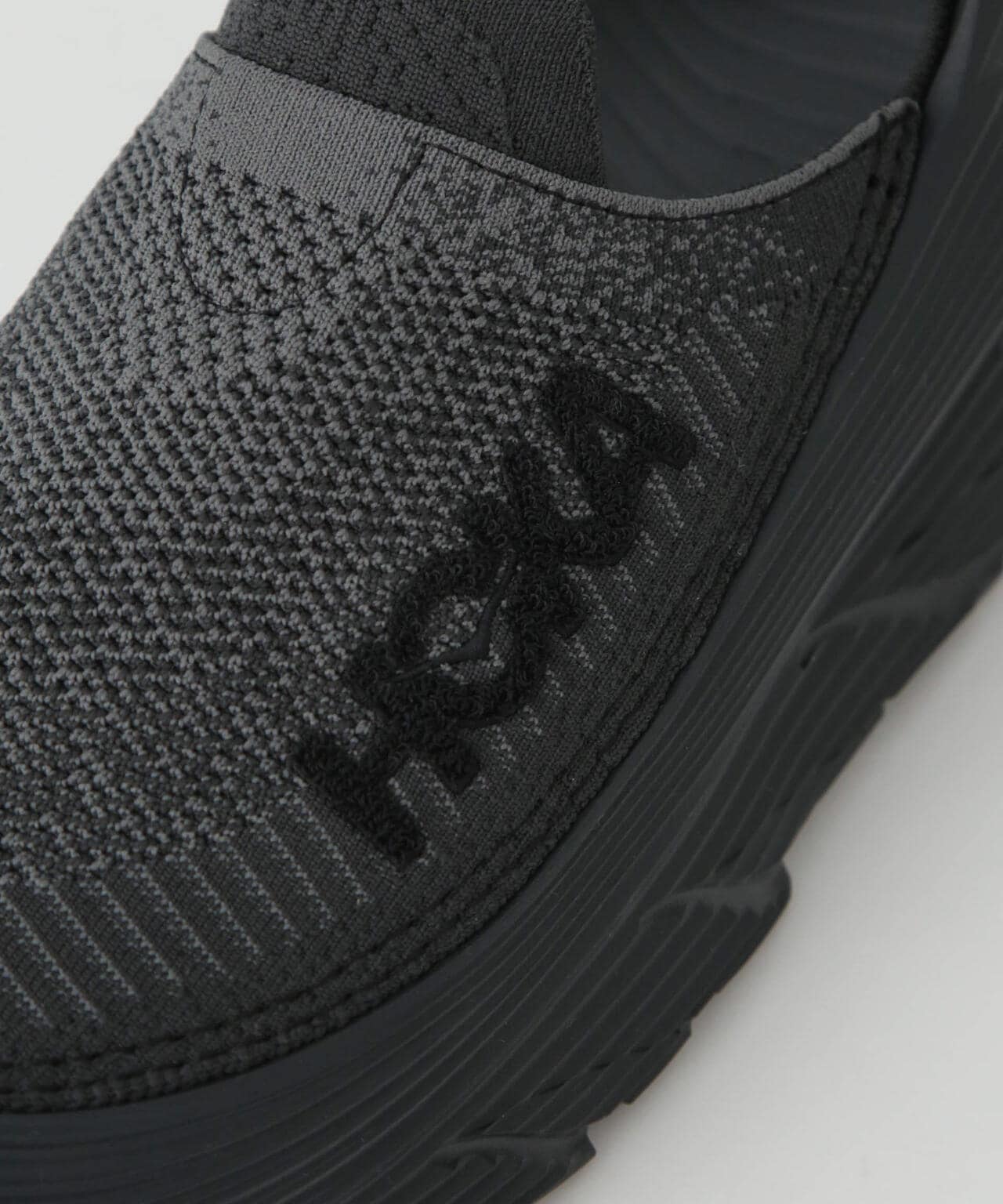 HOKA / U RESTORE TC