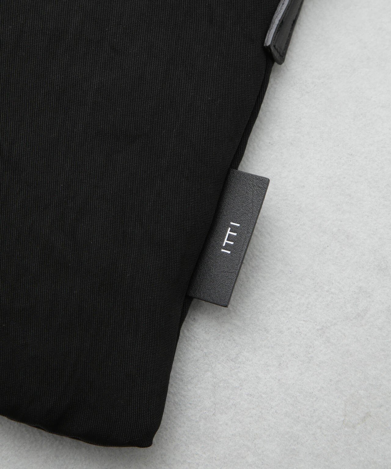 ITTI/別注 PUFFER MARY SACOCHE S/サコッシュ 6704232074