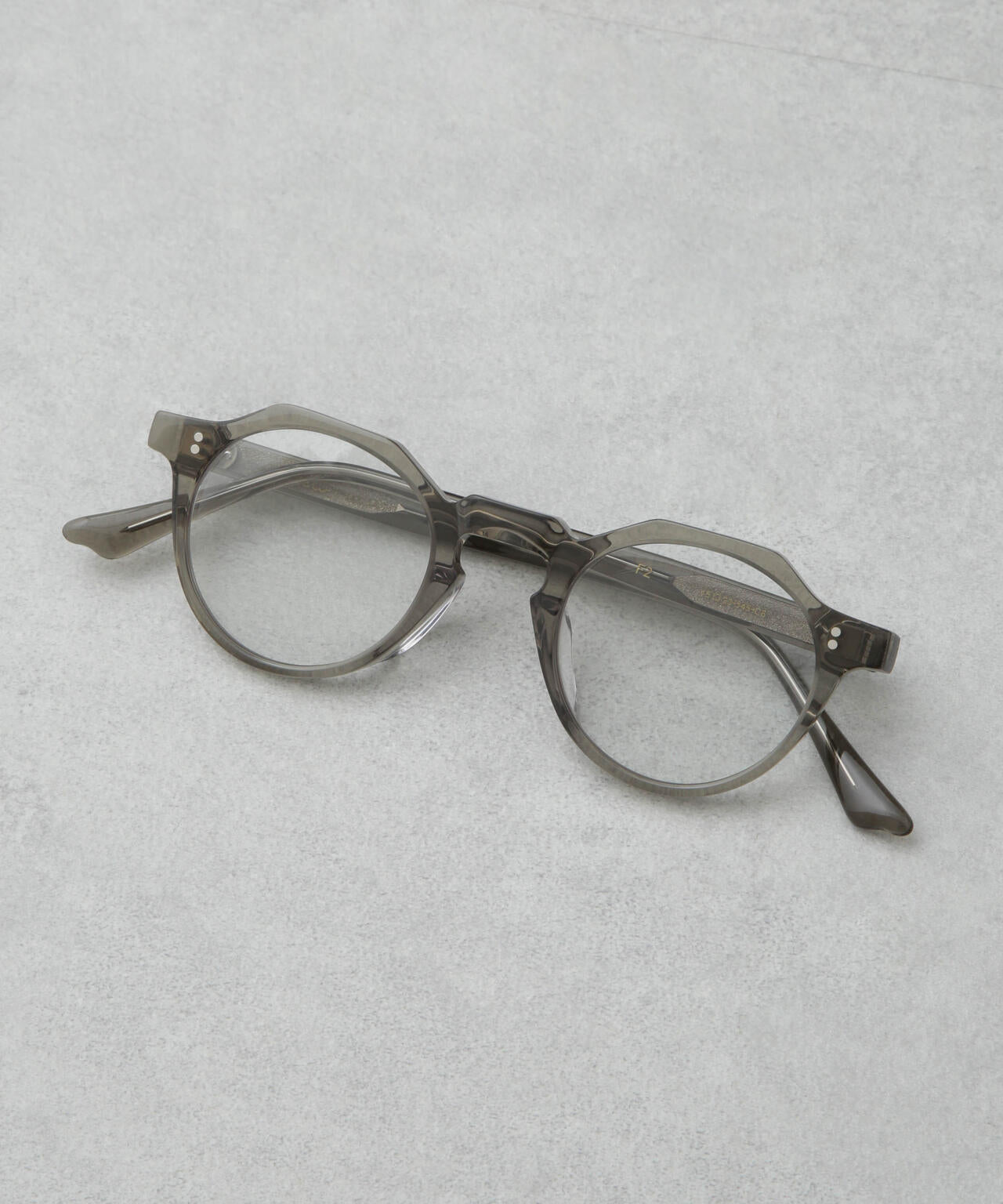 NEW.(Few.)/F2 6704240009