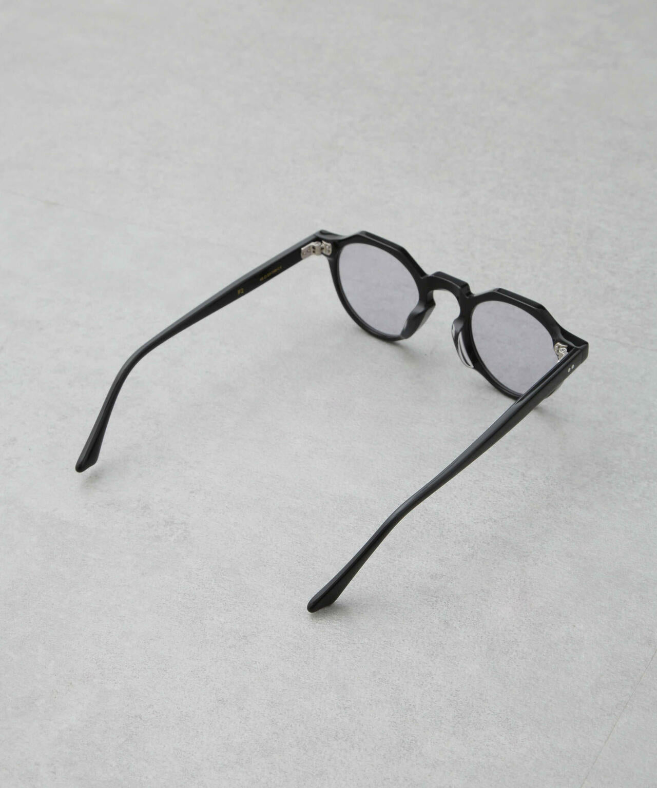NEW.(Few.)/F2 6704240009